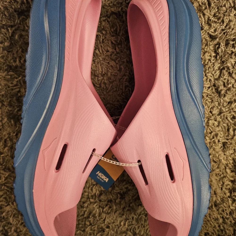 Hoka Cyclamen‎ and Coastal Sky Recovery Slides